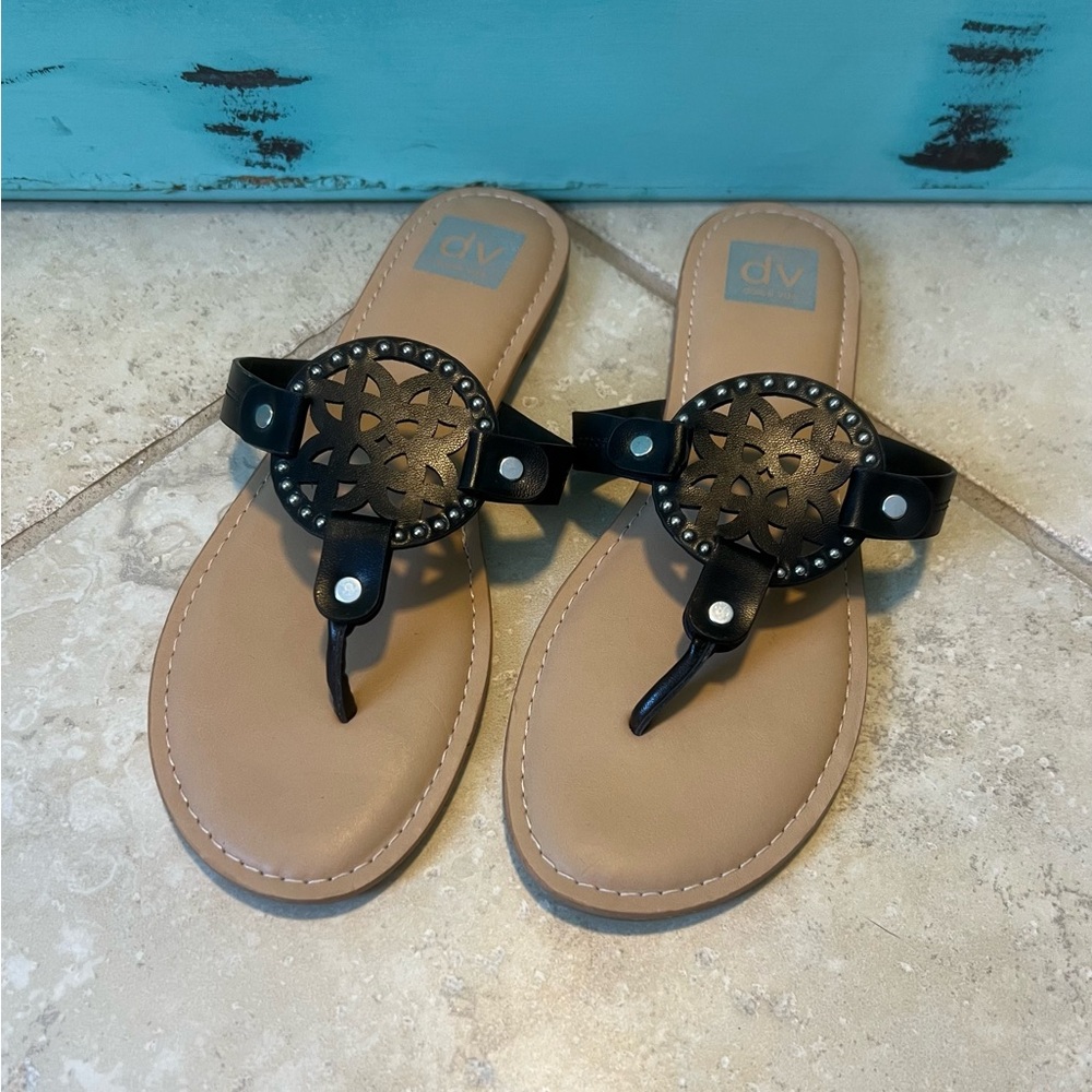 DV Dolce Vita Thong Sandals Women's Size 10 Black Faux Leather Studded NWOT